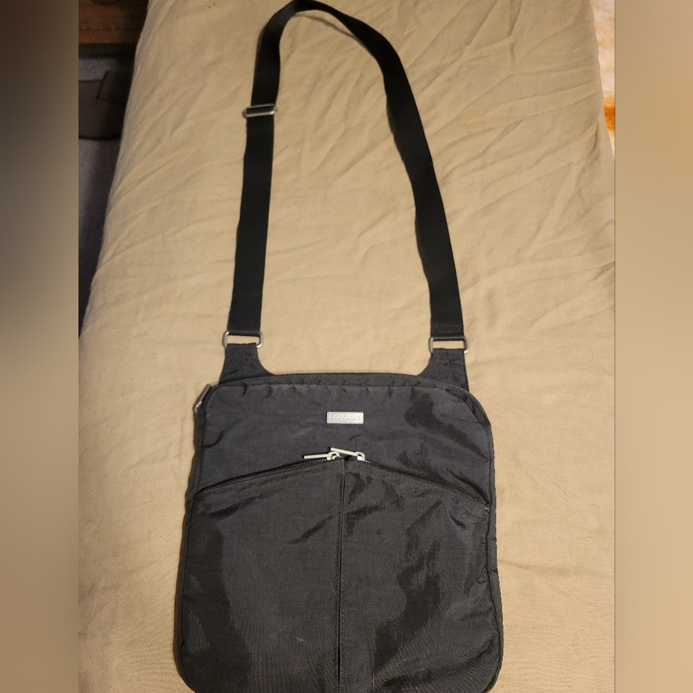 Baggallini crossbody